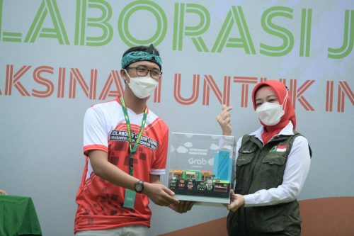 Kolaborasi, Vaksinasi SMAN 8 Target 1.500 Orang Sehari