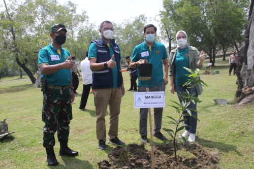 Jasa Tirta II Kolaborasi dengan Bupati Purwakarta dalam Penanaman Pohon