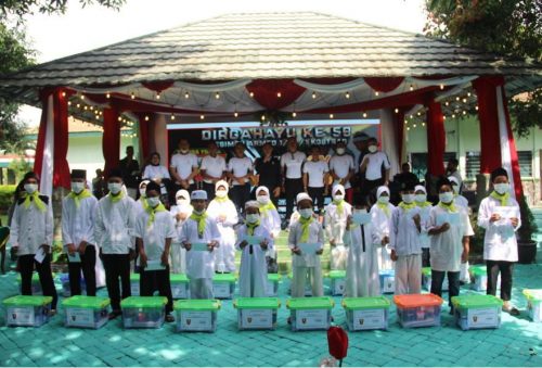 PT SPV Santuni Anak Yatim dalam HUT Armed 1/SY/1 Kostrad