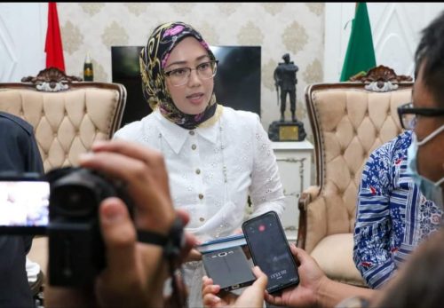Proses Perceraian Tak Ganggu Tugas Ambu Anne Sebagai Bupati Purwakarta