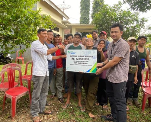 BPJamsostek Purwakarta Serahkan Santunan untuk Ahli Waris Anggota Gabungan Pedagang Sejahtera