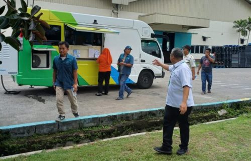 Mobil Keliling BPJamsostek Purwakarta Sambangi PT Samcon Sosialisasikan JMO dan MLT