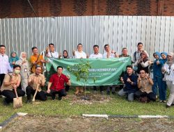 Peringati Hari Lingkungan Hidup Sedunia, BPJamsostek Purwakarta Lakukan Penanaman Pohon