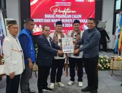 Yadi-Pipin Daftar ke KPU, Memboyong Visi Purwakarta Ngahiji
