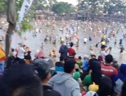 24.000 Ikan Ditebar, Ribuan Warga Purwakarta Antusias Ikut Gubyag Situ Cikumpay Bareng KDM dan Pasangan ZeinJo