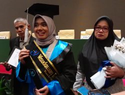 Perjuangan Seorang Wisudawati: Anak Pedagang Nasi Uduk Keliling Yang Berhasil Mendapatkan Gelar Sarjana