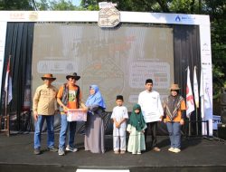Jasa Tirta II Berikan Bantuan Sembako untuk Warga Prasejahtera