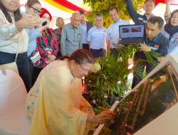 Smt. Rajashree Birla Resmikan Ruang Musik dan Bermain TK Raihan