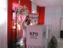 Nyoblos di TPS 2 Desa Salem, Om Zein Ajak Warga Datang Ke TPS Gunakan Hak Suara