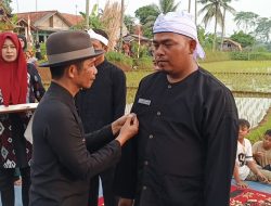 Pelantikan Empat Kades PAW di Purwakarta Dilaksanakan di Tengah Sawah, Bupati Om Zein Tekankan Perlindungan Lahan