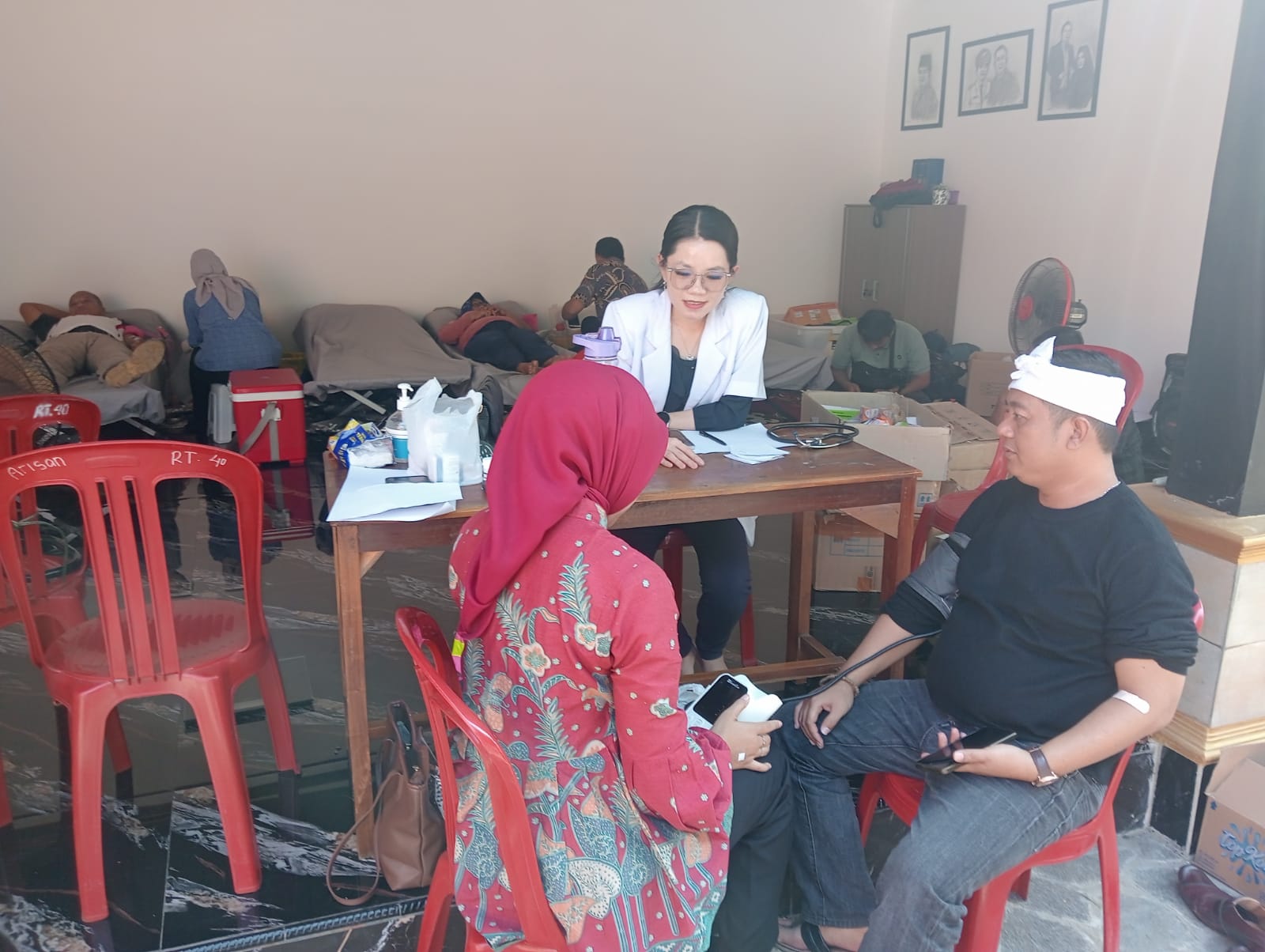 Relawan Bupati Aing Gelar Aksi Donor Darah dan Pemeriksaan Kesehatan Gratis