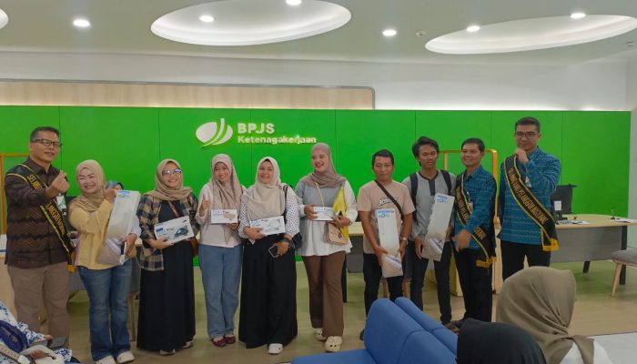 Harpelnas 2026, BPJS Ketenagakerjaan Purwakarta Bagi-bagi Hadiah dan Ajak Pelanggan Donor Darah