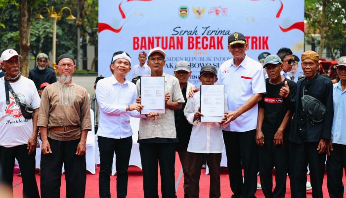 BPJS Ketenagakerjaan Siap Lindungi 100 Pengayuh Becak Listrik di Purwakarta
