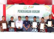 Seluruh Desa di Kecamatan Kiarapedes Teken PKS dengan Kejari Purwakarta